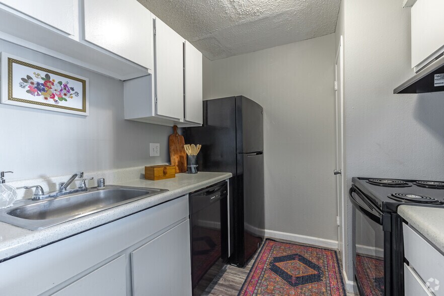 More Photos Of 6402 Albany Ave, Lubbock Apartments For Sale