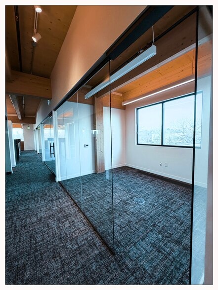 More Photos Of 2422 E 7th St, Austin Office For Lease