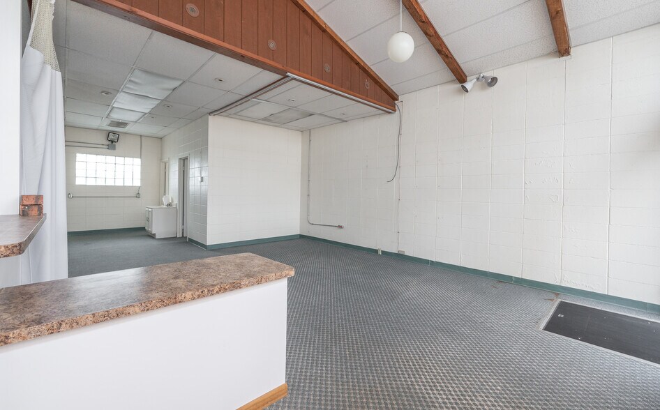 More Photos Of 217 North St, Waynesville General Retail For Sale