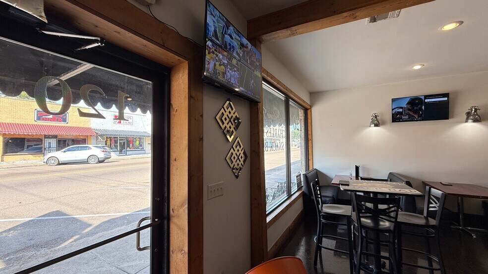 More Photos Of 120 Main St, Charleston Restaurant For Sale