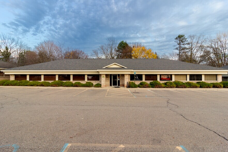 More Photos Of , Lansing Office For Sale