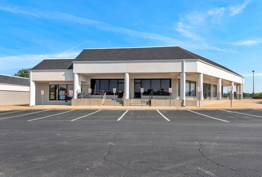 More Photos Of 7525-7535 S Lindbergh Blvd, Saint Louis Freestanding For Lease