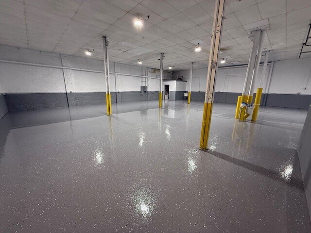 More Photos Of 16135 New Ave, Lemont Warehouse For Lease