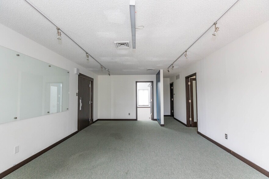 More Photos Of 2801 Claflin Rd, Manhattan Office For Lease