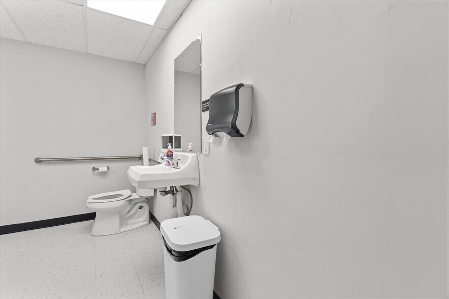 More Photos Of 47 Chelmsford St, Chelmsford Storefront Retail Residential For Sale