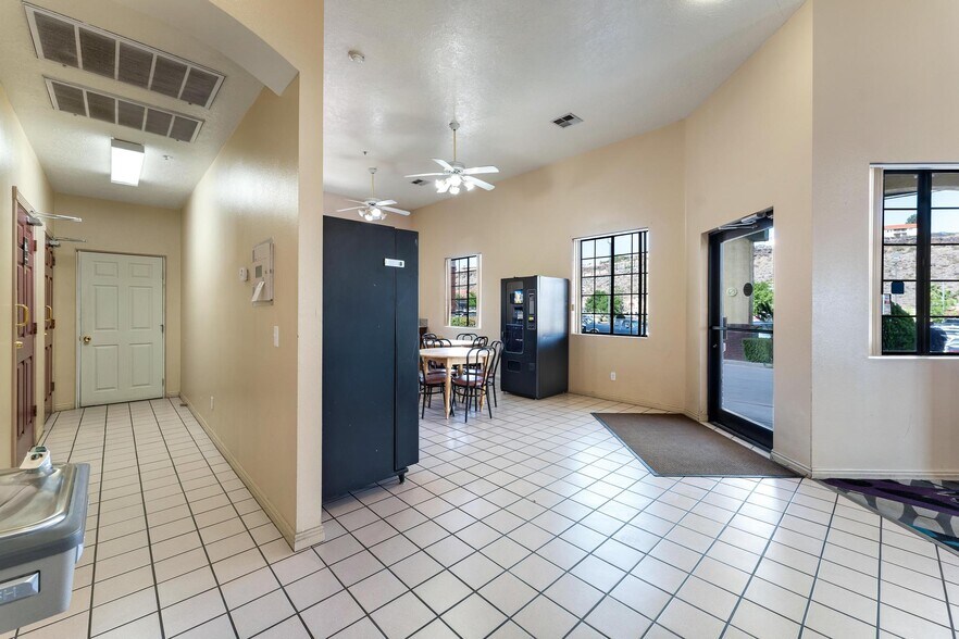 More Photos Of 260 W Main St, Vernal Hotel For Sale