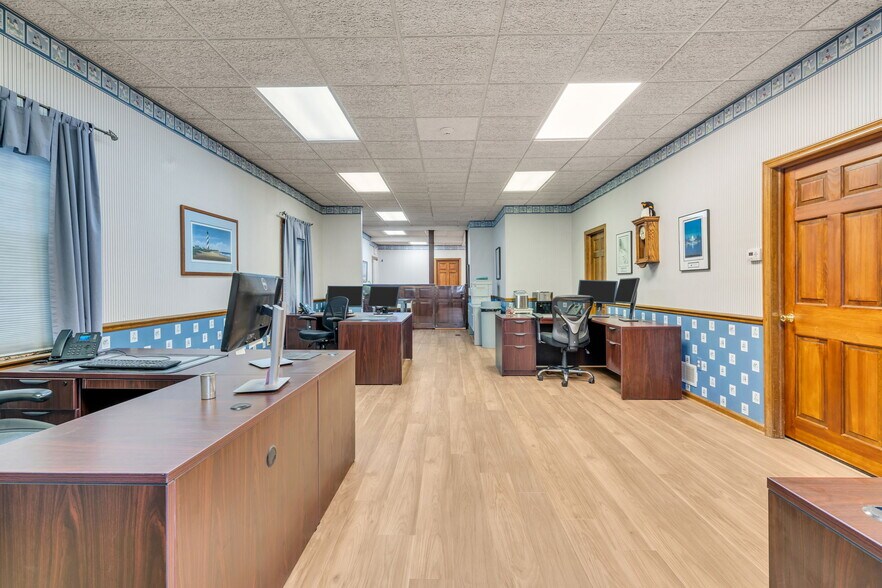 More Photos Of 800 The Plaza, Sea Girt Office For Sale