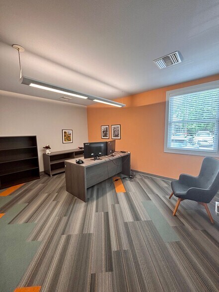 More Photos Of 321 N Maple St, North Little Rock Coworking Space