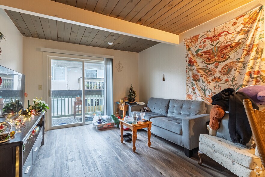 More Photos Of 1895 H St, Arcata Apartments For Sale