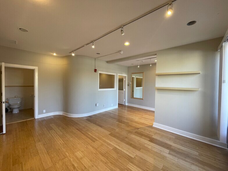 More Photos Of 1925 Francisco Blvd E, San Rafael Light Manufacturing For Lease