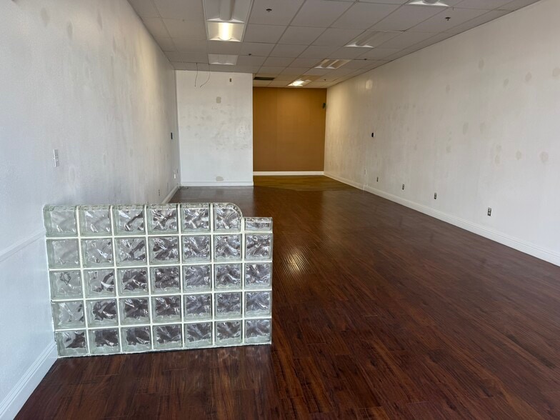 More Photos Of 13061-13073 Rosedale Hwy, Bakersfield General Retail For Lease