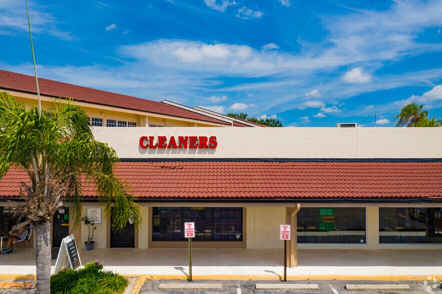 More Photos Of 5901 Sun Blvd, Saint Petersburg Storefront For Lease