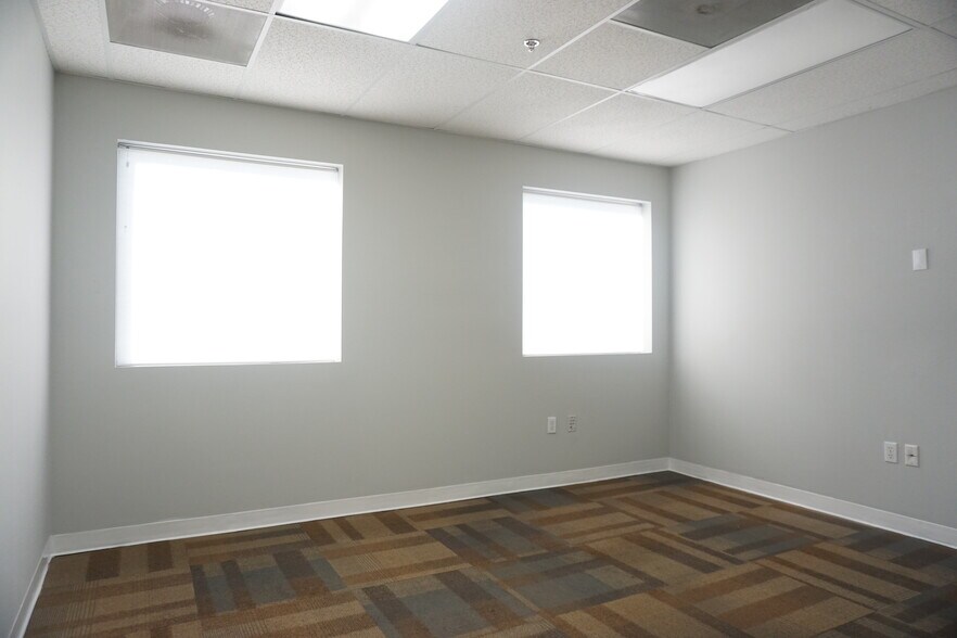 More Photos Of 2405-2425 N University Dr, Coral Springs Loft Creative Space For Lease