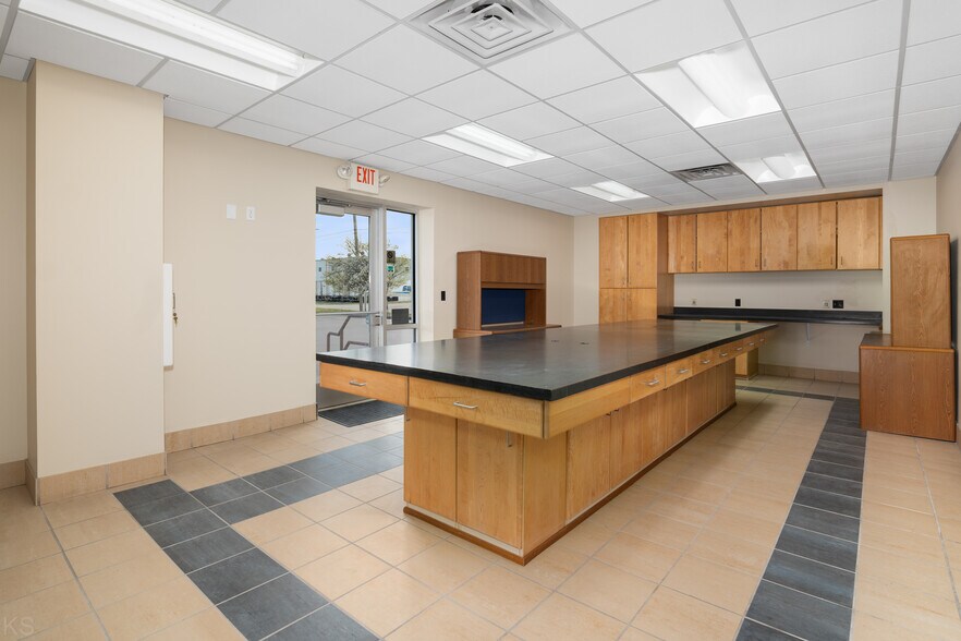 More Photos Of 3702 Hy Point Blvd, Rolla Industrial For Sale