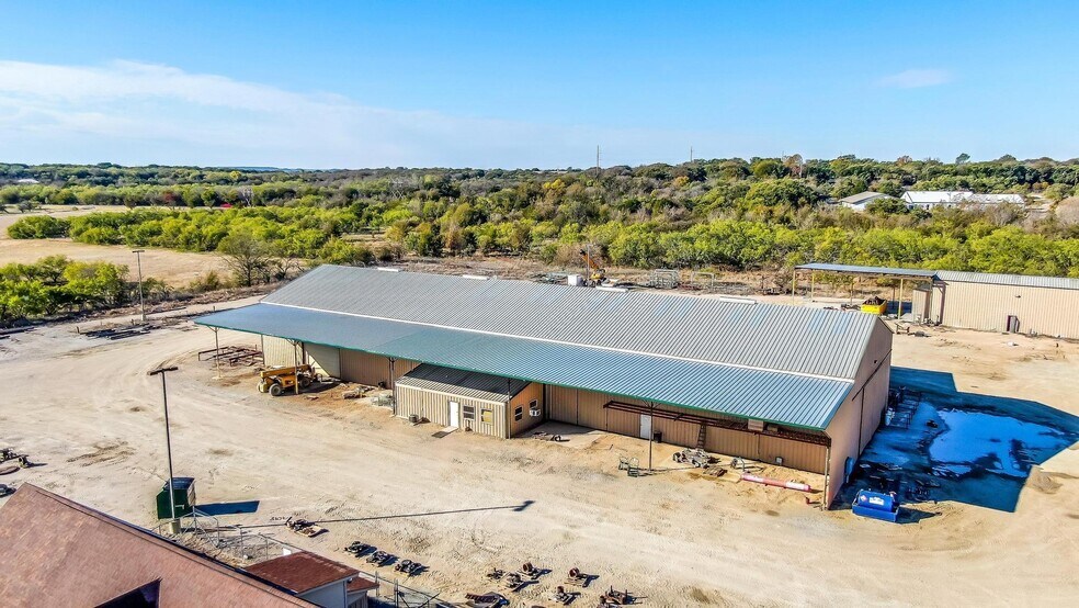 More Photos Of 520 Tradeway Dr, Mineral Wells Warehouse For Sale