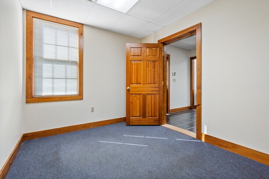 More Photos Of 41 Liberty Hill Rd, Henniker Medical For Sale