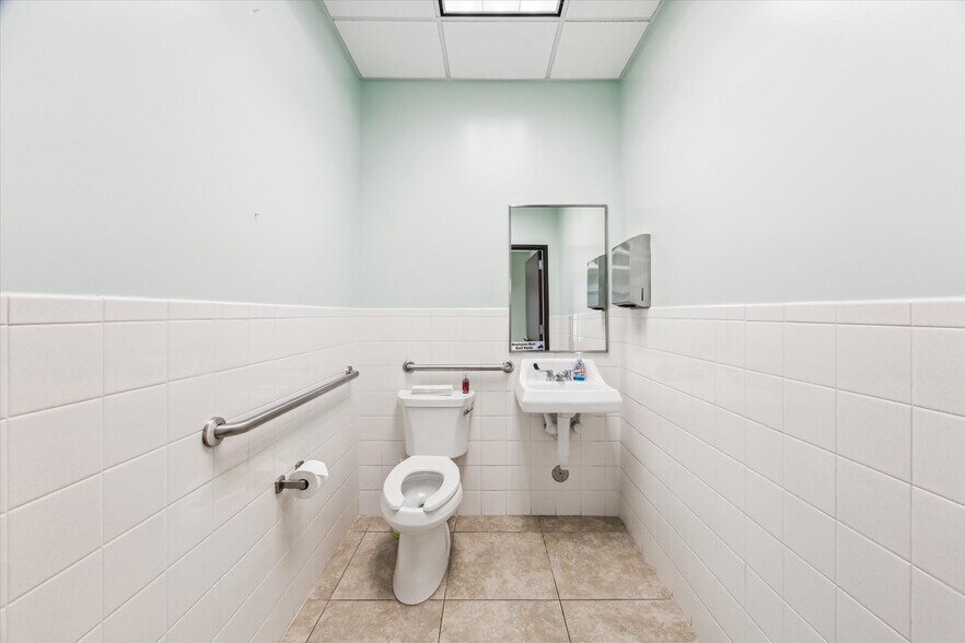 More Photos Of 360 E Medical Center Blvd, Webster Medical For Sale