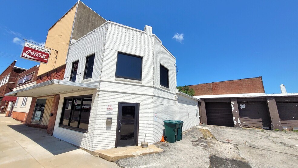 Primary Photo Of 605 Jackson St, Chillicothe General Retail For Sale