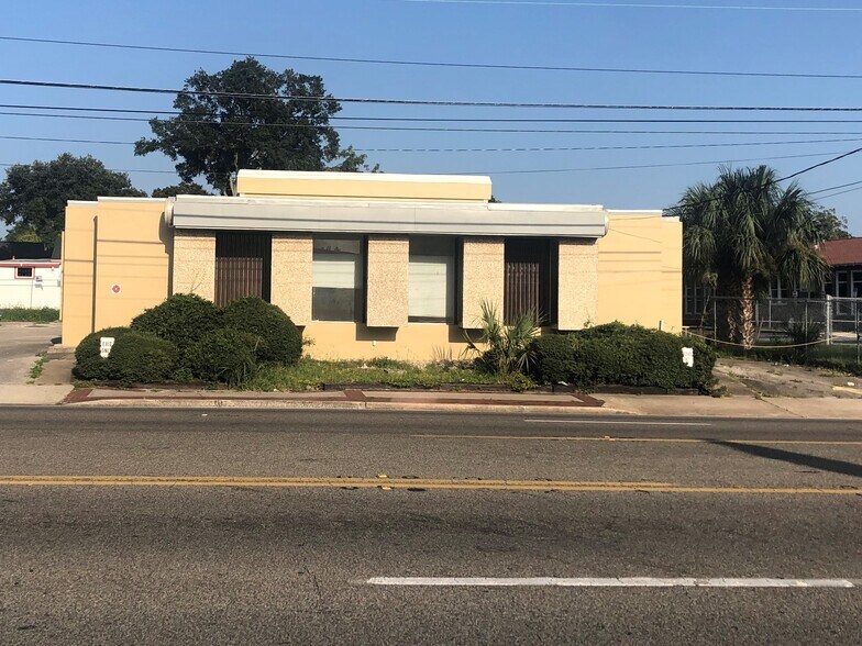 Primary Photo Of 1205 University Blvd N, Jacksonville Daycare Center For Sale