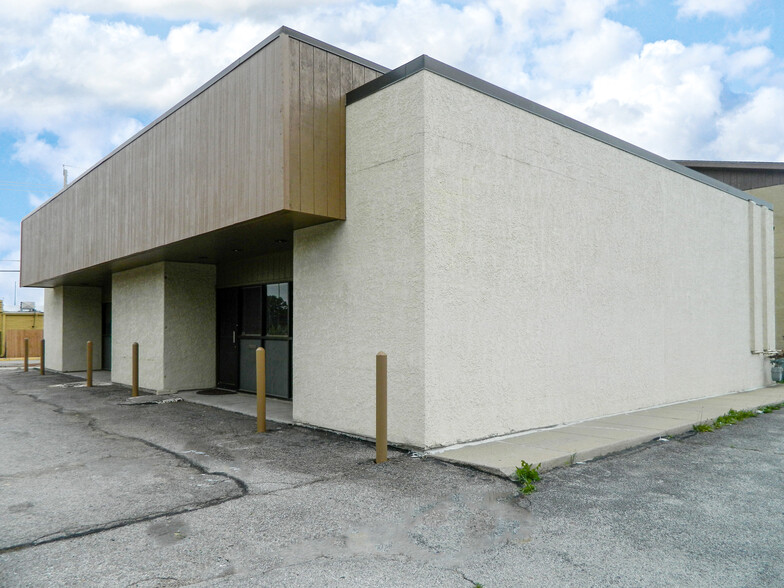 Primary Photo Of 13825 P St, Omaha Office For Lease