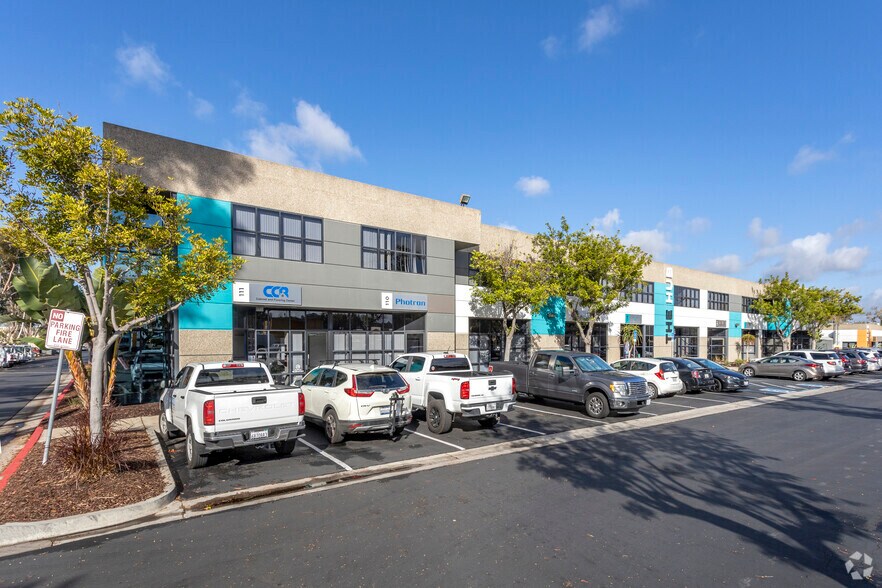 More Photos Of 9520 Padgett St, San Diego Light Manufacturing For Lease