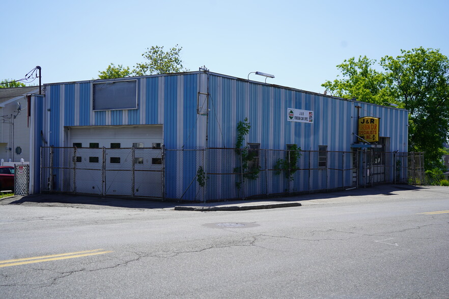 Primary Photo Of 429 Riverside St, Lowell Auto Repair For Sale