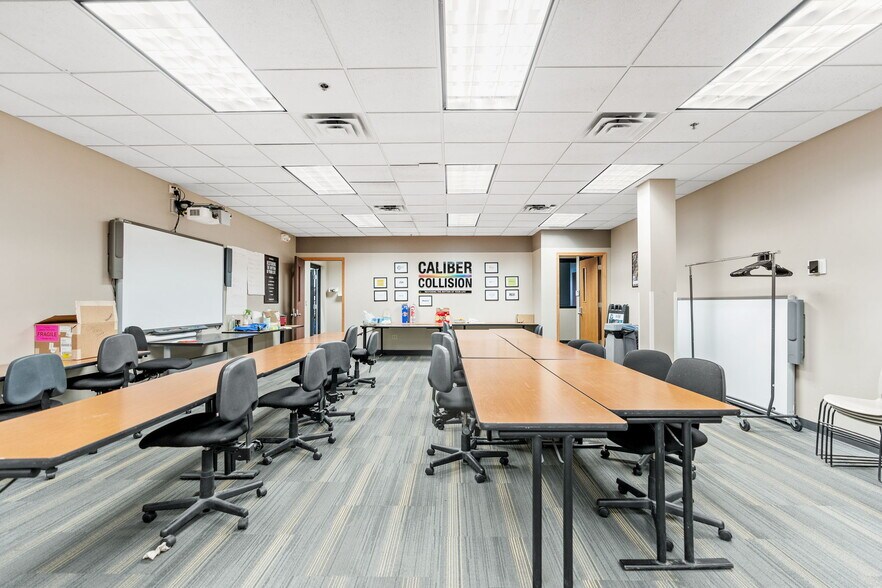 More Photos Of 2905 Lexington Ave S, Eagan Flex For Sale