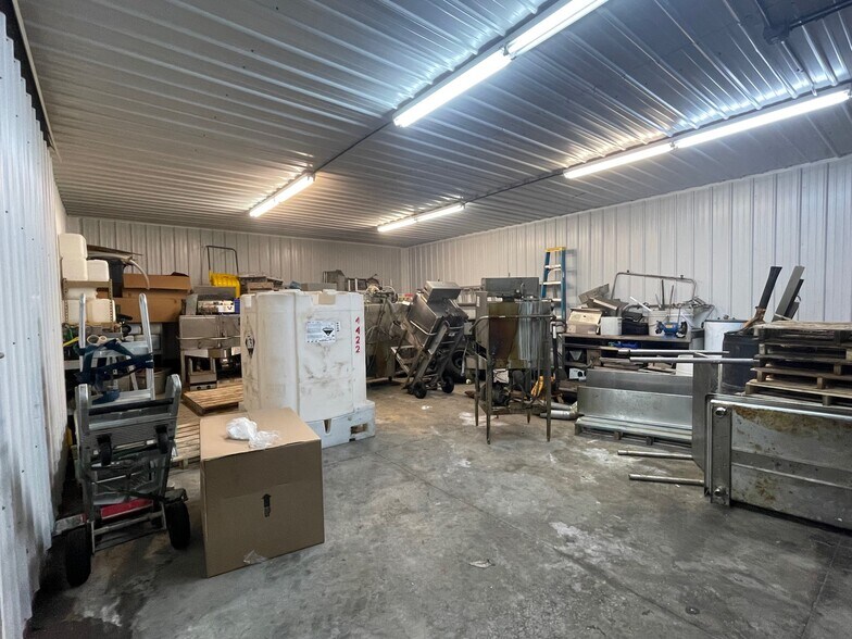 More Photos Of 9280 Knapp Rd, Houghton Lake Service For Sale