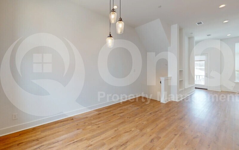 More Photos Of 13325 Bee St, Farmers Branch Apartments For Sale