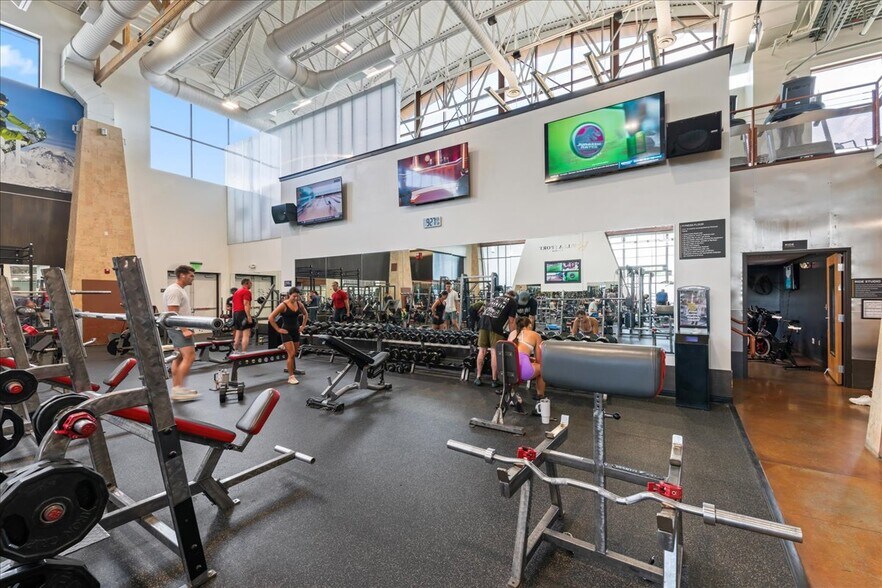 More Photos Of 801 E Parkcenter Blvd, Boise Health Club For Sale