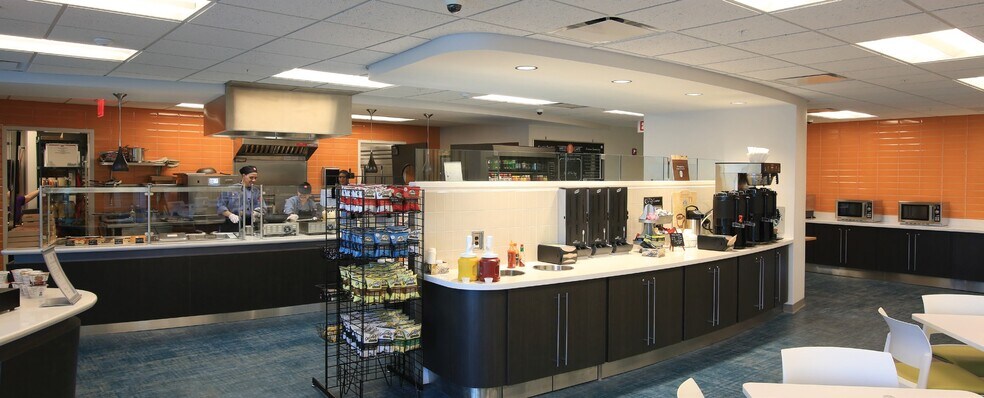 More Photos Of 3100 Sanders Rd, Northbrook Office For Lease