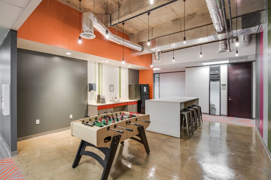 More Photos Of 600 E John Carpenter Fwy, Irving Office For Lease