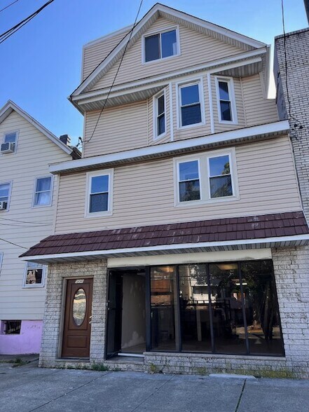 More Photos Of 500 KENNEDY Blvd, Bayonne Office Residential For Lease