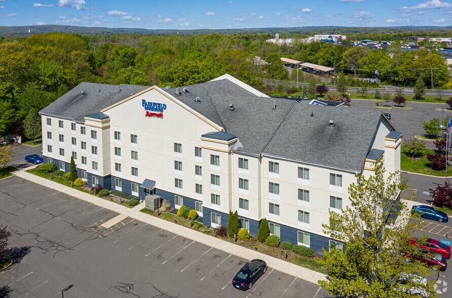 More Photos Of 400 New Britain Ave, Plainville Hotel For Lease