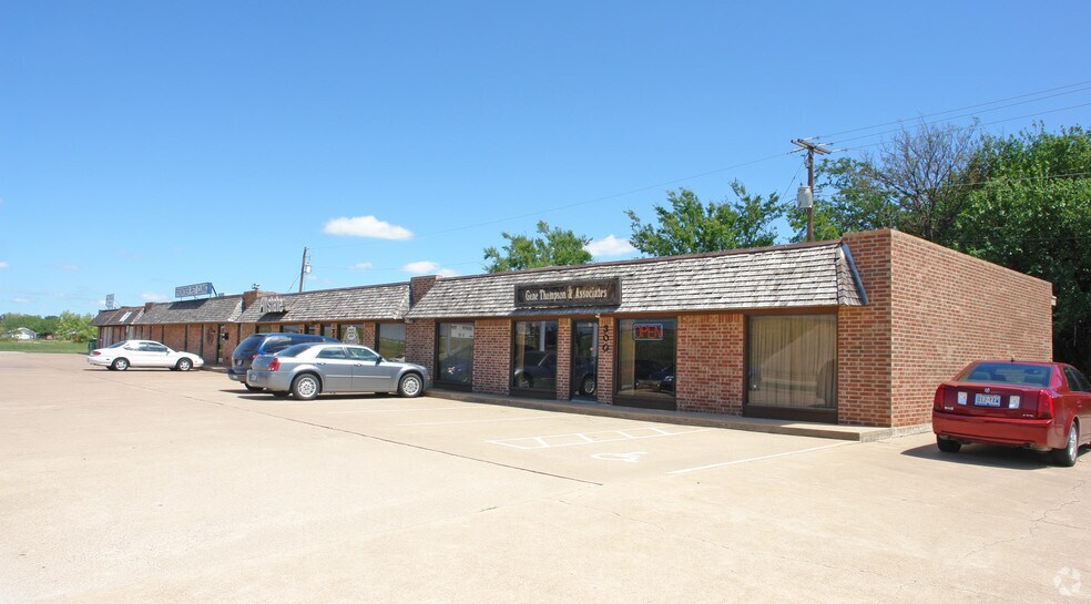 More Photos Of 300-324 Jim Wright Fwy, Fort Worth Storefront For Lease