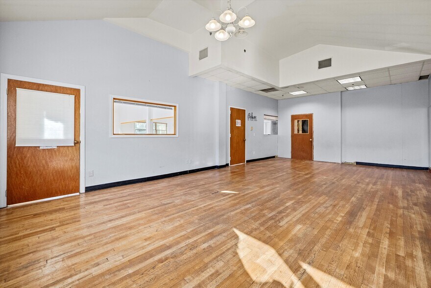 More Photos Of 24 Old Albany Post Rd, Croton-on-Hudson Medical For Lease