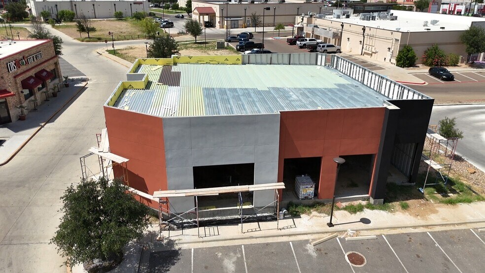 More Photos Of 7518 McPherson Rd, Laredo General Retail For Sale