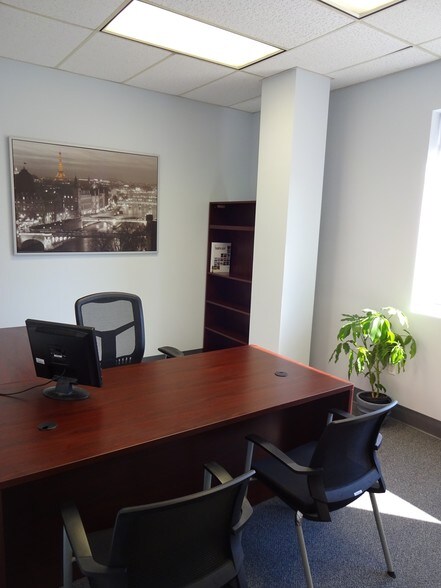 More Photos Of 412 E Madison St, Tampa Office For Sale