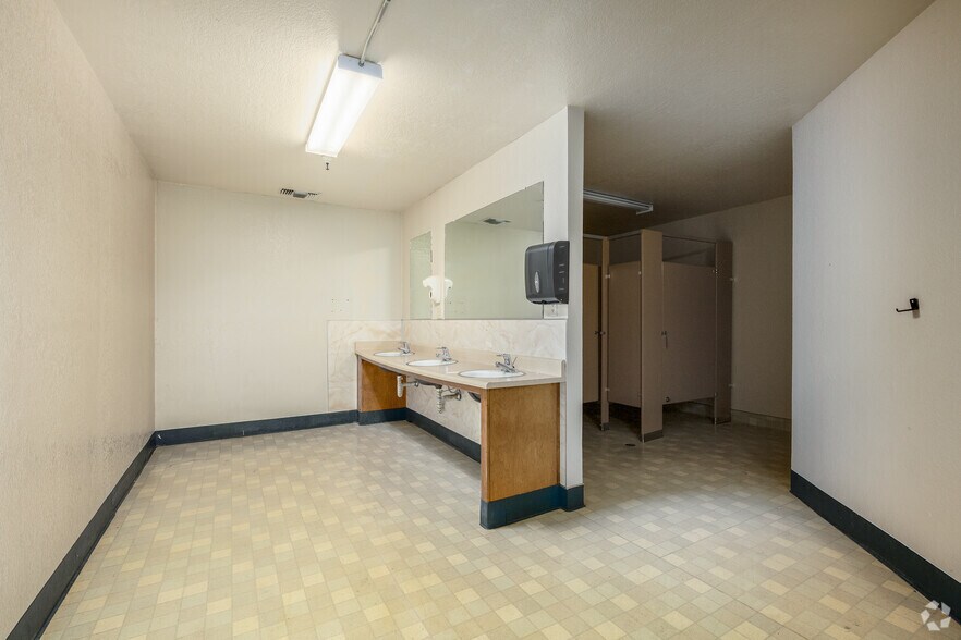 More Photos Of 3411-3419 Arden Way, Sacramento Office For Sale