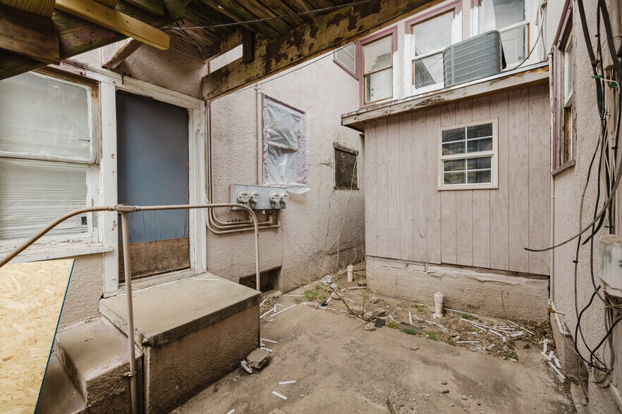 More Photos Of 123 E Madison Ave, Arkansas City Apartments For Sale