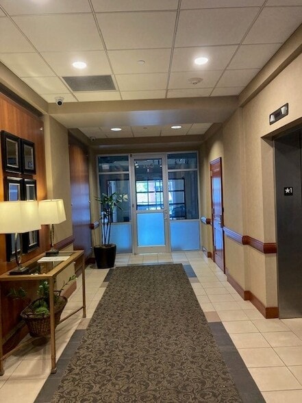 More Photos Of 345 Frazier Ave, Chattanooga Storefront Retail Office For Lease