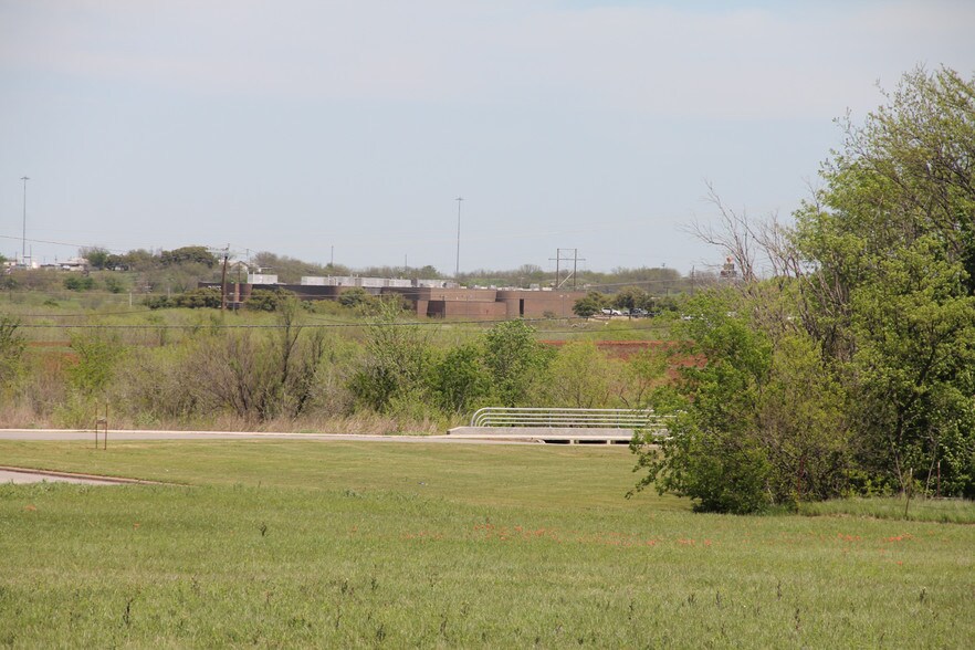 More Photos Of 109 E Hatton Rd, Wichita Falls Land For Sale