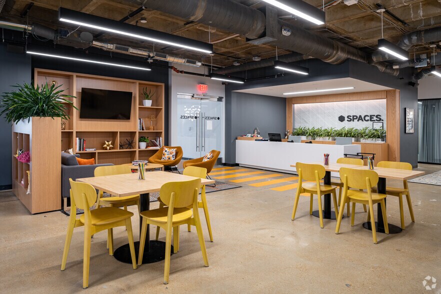 More Photos Of 4625 Lindell Blvd, Saint Louis Office For Sale