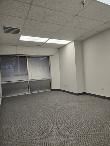 More Photos Of 2828 E Trinity Mills Rd, Carrollton Office For Lease