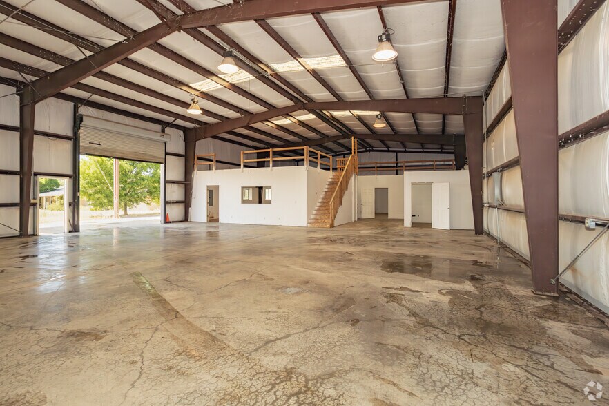 More Photos Of 22615 Silverlode Rd, Palo Cedro Flex For Lease