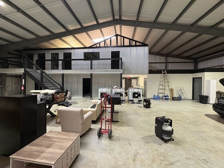 More Photos Of 46 Stones River Pl, Jasper Industrial For Sale