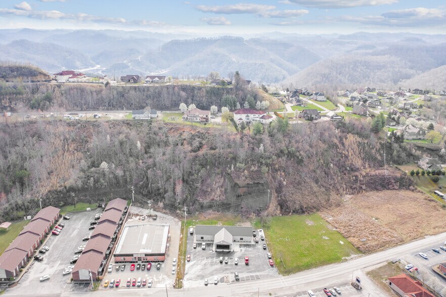 More Photos Of 182 Roy Campbell Dr, Hazard Medical For Sale