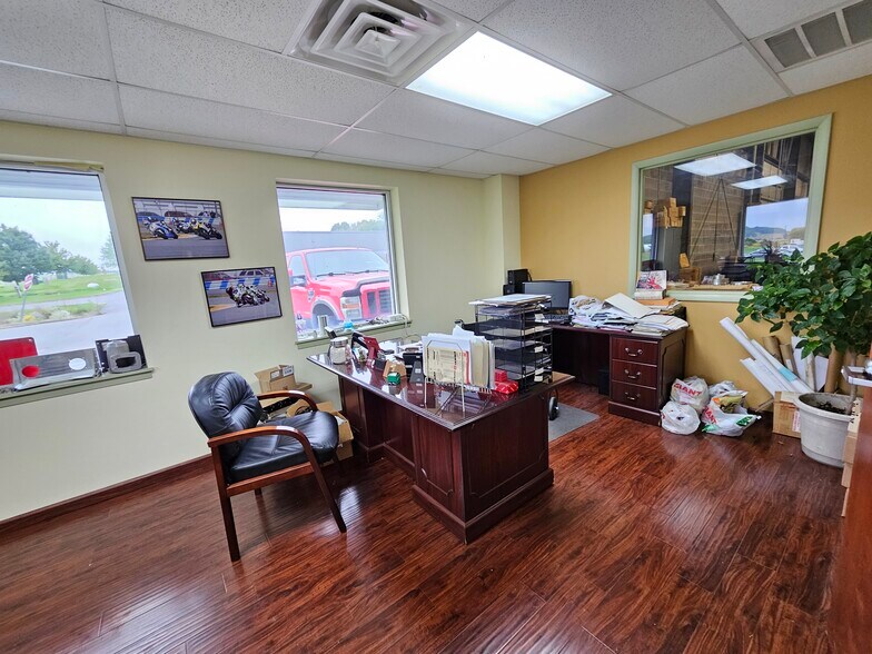 More Photos Of 701 Tomahawk Dr, Kutztown Light Manufacturing For Lease