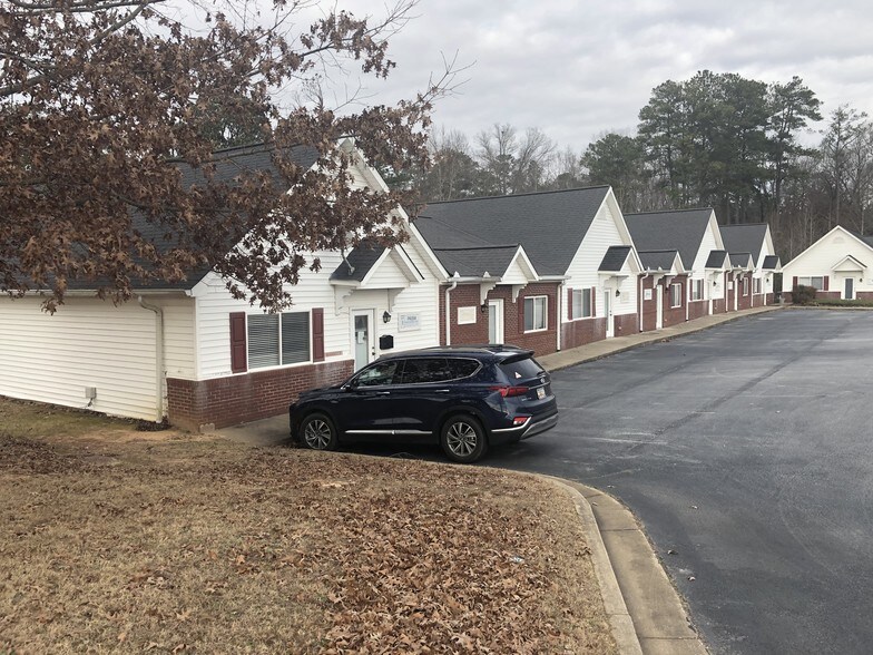 More Photos Of 251 Prism Dr, Carrollton Office For Lease