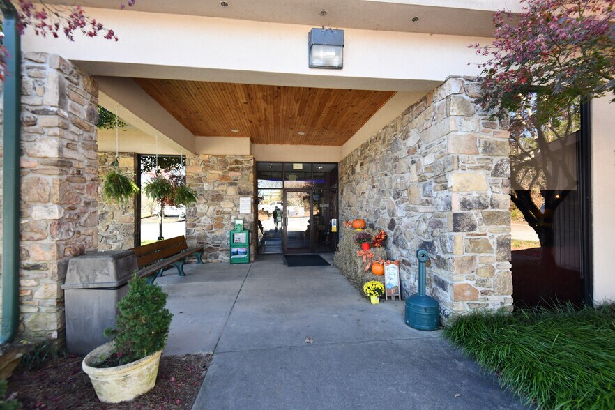 More Photos Of 7099 N Hwy 441, Dillard Restaurant For Sale